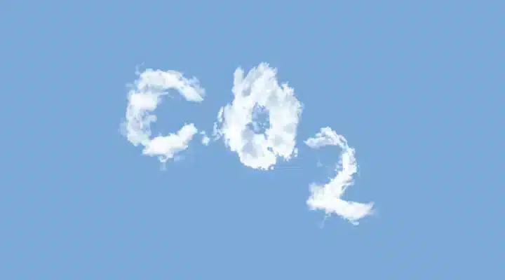 A cloud in the sky writing CO2, a gas included in the carbon account