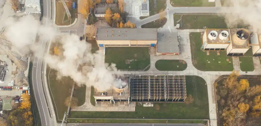 Vue aérienne des émissions de gaz à effets de serre d'une entreprise